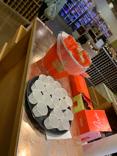 Wine Store «Quarry Wine and Spirits», reviews and photos, 2516 Quarry Lake Dr, Baltimore, MD 21209, USA