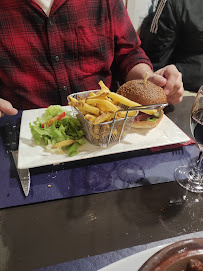 Hamburger du Restaurant canadien Canadian Corner à Carrières-sur-Seine - n°4