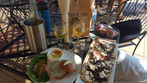 Winery «Stone Cliff Winery», reviews and photos, 600 Star Brewery Drive, Dubuque, IA 52001, USA