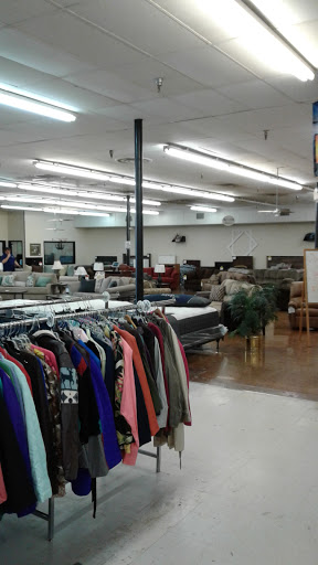 Thrift Store «Downtown Rescue Mission Thrift», reviews and photos, 1407 N Memorial Pkwy # B, Huntsville, AL 35801, USA