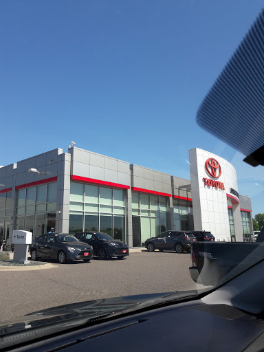 Toyota Dealer «Luther Brookdale Toyota», reviews and photos, 6700 Brooklyn Blvd, Brooklyn Center, MN 55429, USA