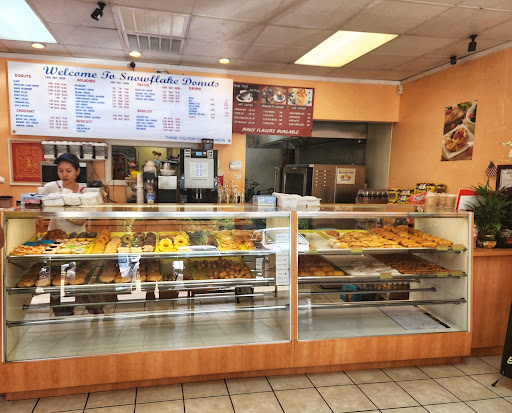 Donut Shop «Snowflake Donut», reviews and photos, 127 Robinson Rd, Conroe, TX 77385, USA