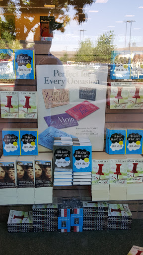 Book Store «Barnes & Noble Booksellers South Corona», reviews and photos, 2470 Tuscany St #101, Corona, CA 92881, USA