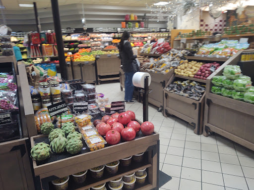 Gourmet Grocery Store «Market Basket», reviews and photos, 813 Franklin Lake Rd, Franklin Lakes, NJ 07417, USA