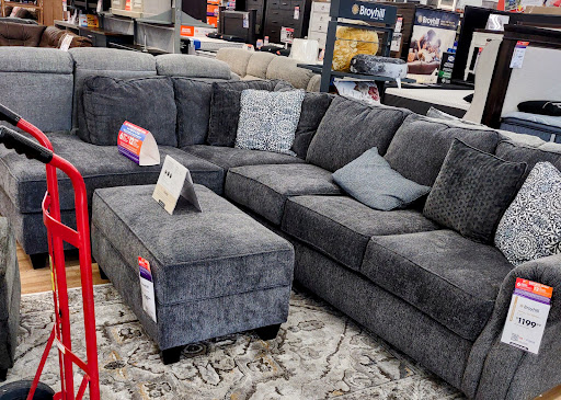 Shopping Mall «Pavilion Shopping Center», reviews and photos, 24055 Chagrin Blvd, Beachwood, OH 44122, USA