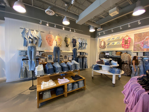 Clothing Store «AEO Factory Store», reviews and photos, 35 Main St, Freeport, ME 04032, USA