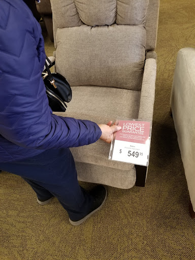 Furniture Store «Raymour & Flanigan Furniture and Mattress Store», reviews and photos, 1450 Clements Bridge Rd, Deptford Township, NJ 08096, USA