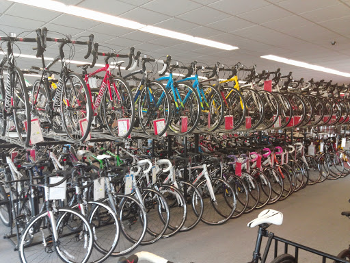 Sporting Goods Store «Durst Cycle and Fitness», reviews and photos, 1112 W University Ave, Urbana, IL 61801, USA