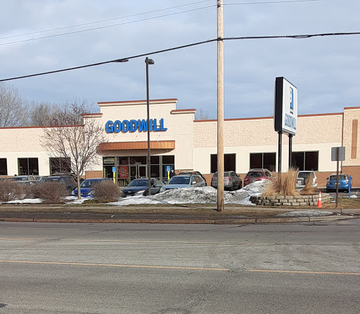 Thrift Store «Goodwill - Maplewood», reviews and photos, 2580 White Bear Ave, Maplewood, MN 55109, USA