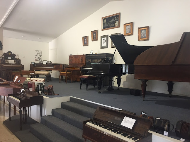 Comments and reviews of Whittaker's Musical Museum