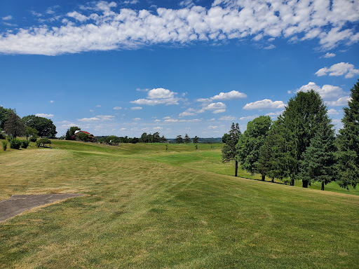 Golf Course «Norvelt Golf Club», reviews and photos, 168 Holly Pl, Mt Pleasant, PA 15666, USA