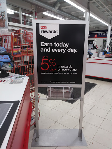 Office Supply Store «Staples», reviews and photos, 5950 Mayfield Rd, Mayfield Heights, OH 44124, USA