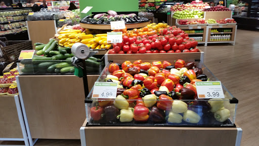 Supermarket «Market 32», reviews and photos, 990 Torringford St, Torrington, CT 06790, USA