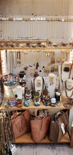 Jewelry Store «Knock Knock Boutique», reviews and photos, 110 W Chocolate Ave, Hershey, PA 17033, USA