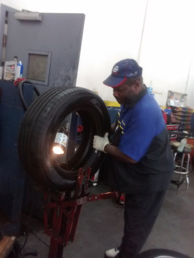 Tire Shop «Buckhead Tire & Auto Repair», reviews and photos, 3830 Roswell Rd NE, Atlanta, GA 30342, USA