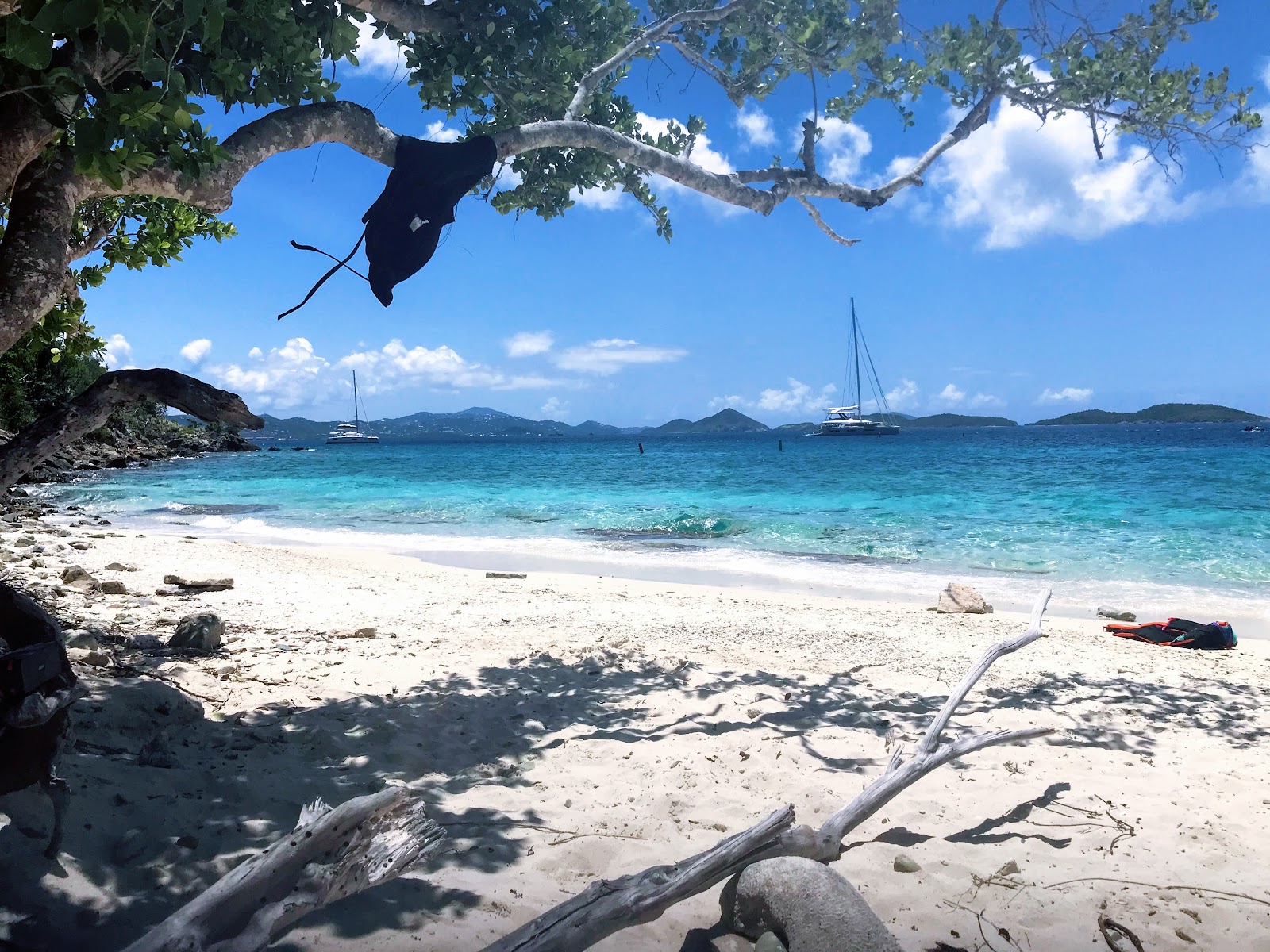 Photo de Salomon beach avec plage sans baie