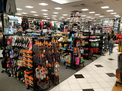 Shopping Mall «Cape Cod Mall», reviews and photos, 769 Iyannough Rd, Hyannis, MA 02601, USA