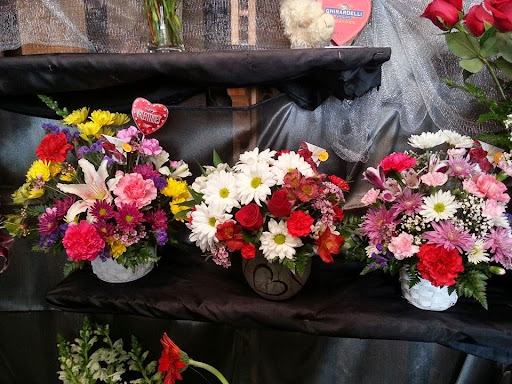 Florist «Deptula Florist & Gifts», reviews and photos, 925 W Wise Rd, Schaumburg, IL 60193, USA