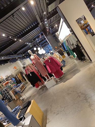 Beoordelingen van ZEB Oostende in Oostende - Kledingwinkel