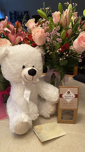 Florist «Flower Basket», reviews and photos, 302 N Lake St, Aurora, IL 60506, USA