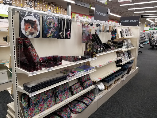 Office Supply Store «Staples», reviews and photos, 4940 O St, Lincoln, NE 68510, USA