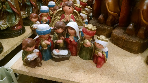 Home Goods Store «At Home», reviews and photos, 2000 Casteel Dr, Coraopolis, PA 15108, USA