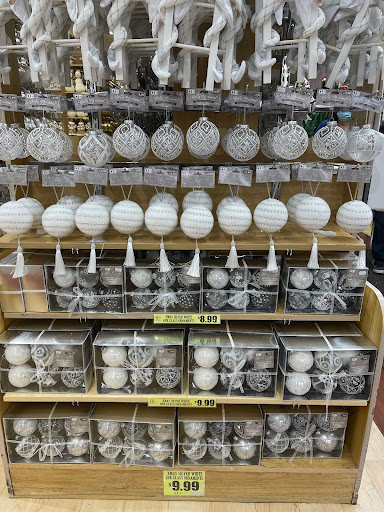 Variety Store «DII Deals & Discounts», reviews and photos, 3611 Broadway, Long Island City, NY 11106, USA