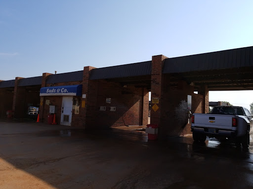 Con Man Car Wash en Kingfisher