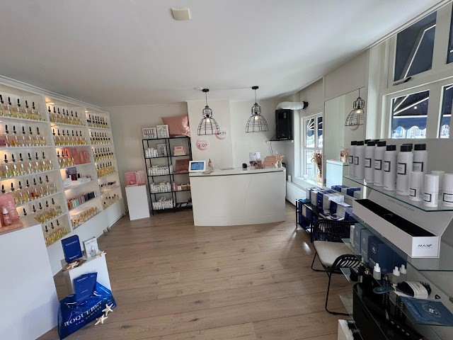 SK!N by Esther Snijders