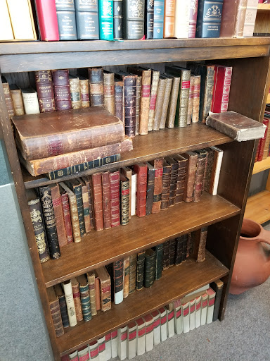 Used Book Store «Atlanta Vintage Books», reviews and photos, 3660 Clairmont Rd, Atlanta, GA 30341, USA