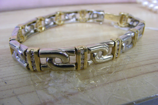 Jeweler «Arts Jewelers», reviews and photos, 6114 Mayfield Rd, Mayfield Heights, OH 44124, USA