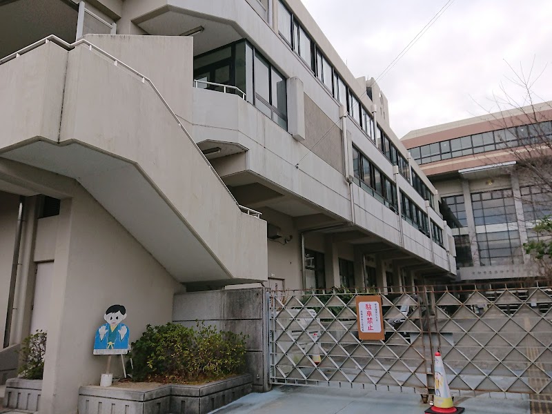 京都市立西陣中央小学校