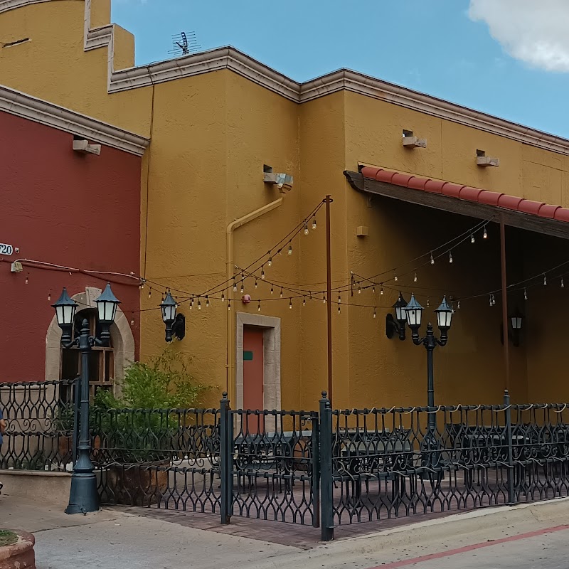 Danny's Restaurant - Laredo