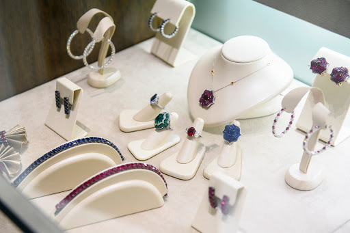 Jewelry Store «Borsheims Fine Jewelry», reviews and photos, 120 Regency Pkwy, Omaha, NE 68114, USA