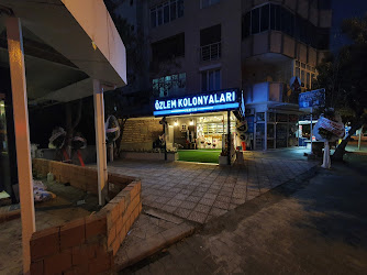 Is & Tu Cafe Fast Food