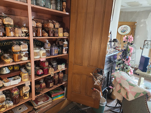 Mama's Pink House Antiques