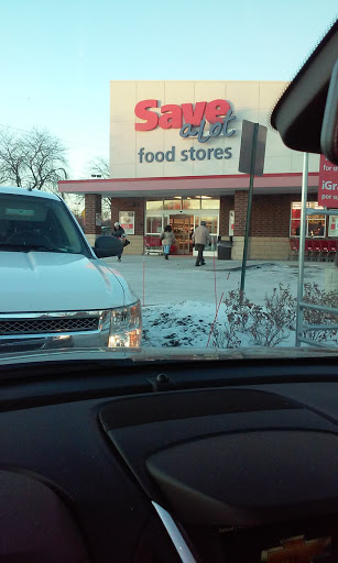 Grocery Store «Save-A-Lot», reviews and photos, 561 S Lewis Ave, Waukegan, IL 60085, USA