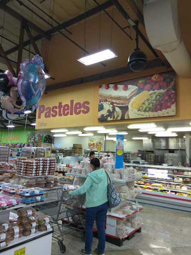 Grocery Store «El Super», reviews and photos, 5646 Whittier Blvd, Commerce, CA 90022, USA