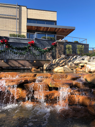 Shopping Mall «Waverly Place Shopping Center», reviews and photos, 307 Colonades Way, Cary, NC 27518, USA