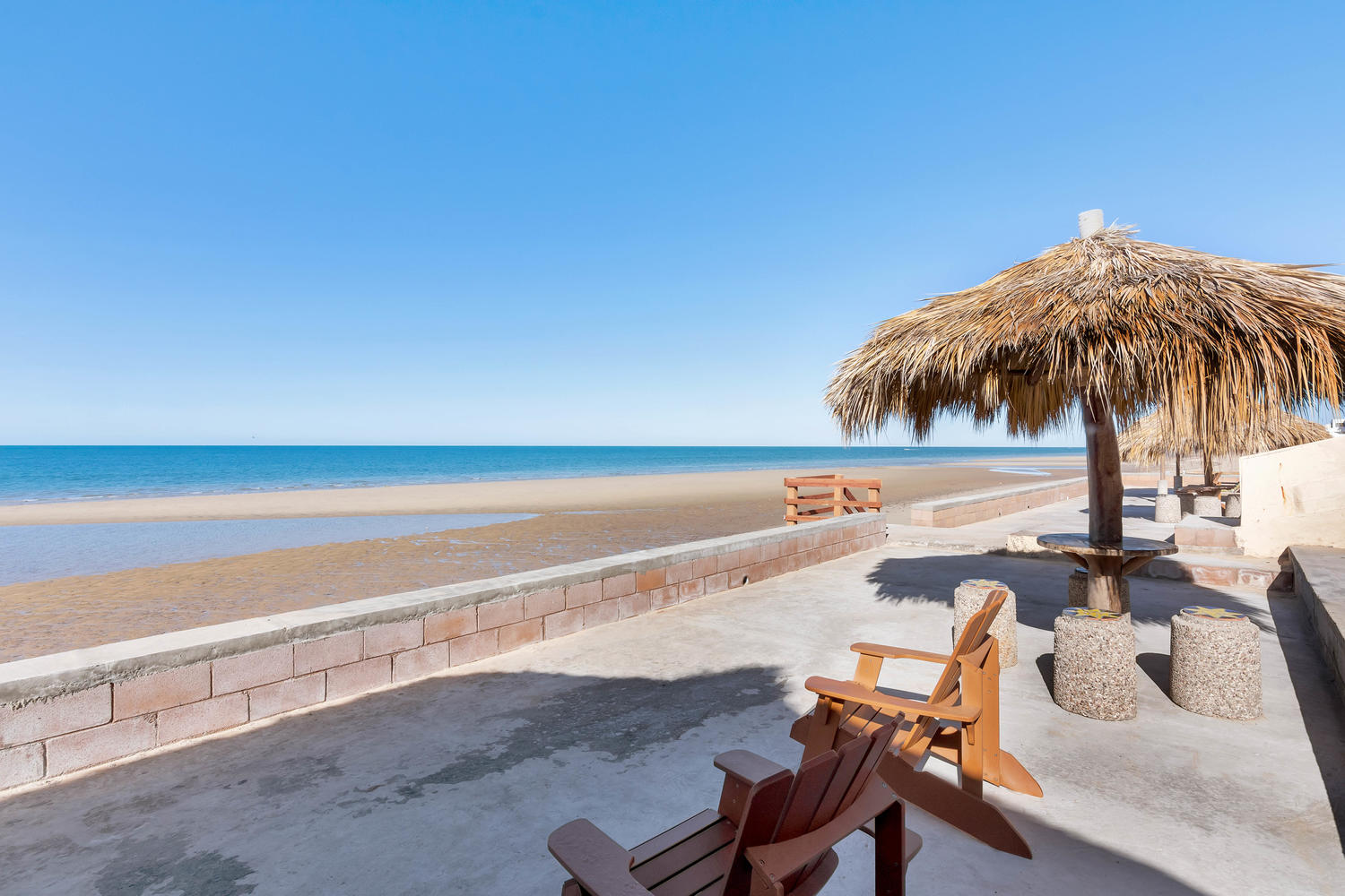 Fotografie cu Playa Del Este - locul popular printre cunoscătorii de relaxare