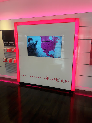 Cell Phone Store «T-Mobile», reviews and photos, 100 Promenade Pkwy A, Fayetteville, GA 30214, USA