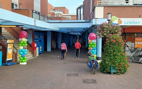 Shopping centre Lunetten image