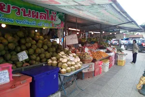 Mueang Uthai Thani Municipality Food Market image