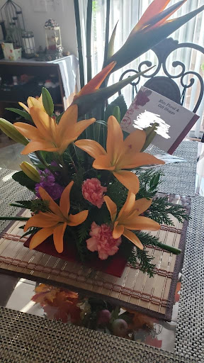 Florist «Elite Floral & Gift Shoppe», reviews and photos, 504 N Alafaya Trail #109, Orlando, FL 32828, USA