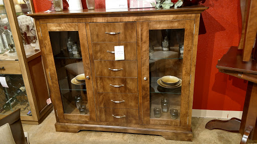 Bedroom Furniture Store «Woodleys Fine Furniture - Longmont», reviews and photos, 1400 S Main St, Longmont, CO 80501, USA