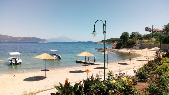Tzanis beach