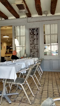 Atmosphère du Restaurant généraliste Restaurant Les Arcades à Damazan - n°6
