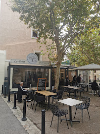Atmosphère du Restaurant Le Petit Provençal à Manosque - n°3
