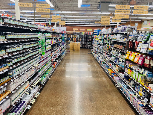 Grocery Store «Fresh Thyme Farmers Market- W. Des Moines», reviews and photos, 2900 University Ave, West Des Moines, IA 50266, USA