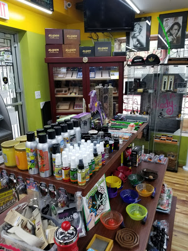 Tobacco Shop «Brickell Smoke Shop», reviews and photos, 13 SW 7th St, Miami, FL 33130, USA